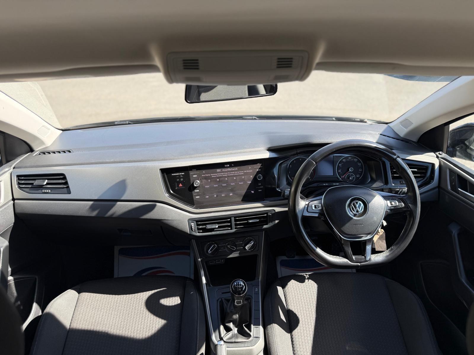 Volkswagen Polo view 2