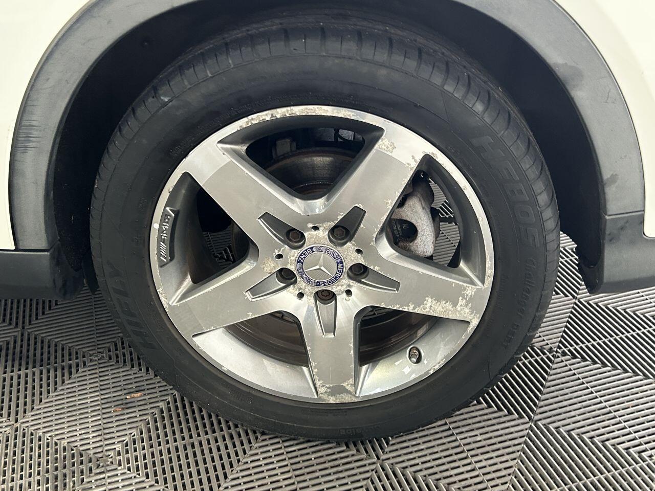 Mercedes-Benz Gla view 18