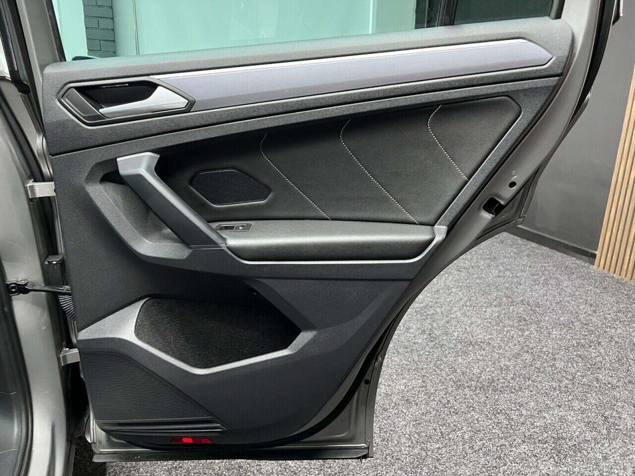 Volkswagen Tiguan view 41