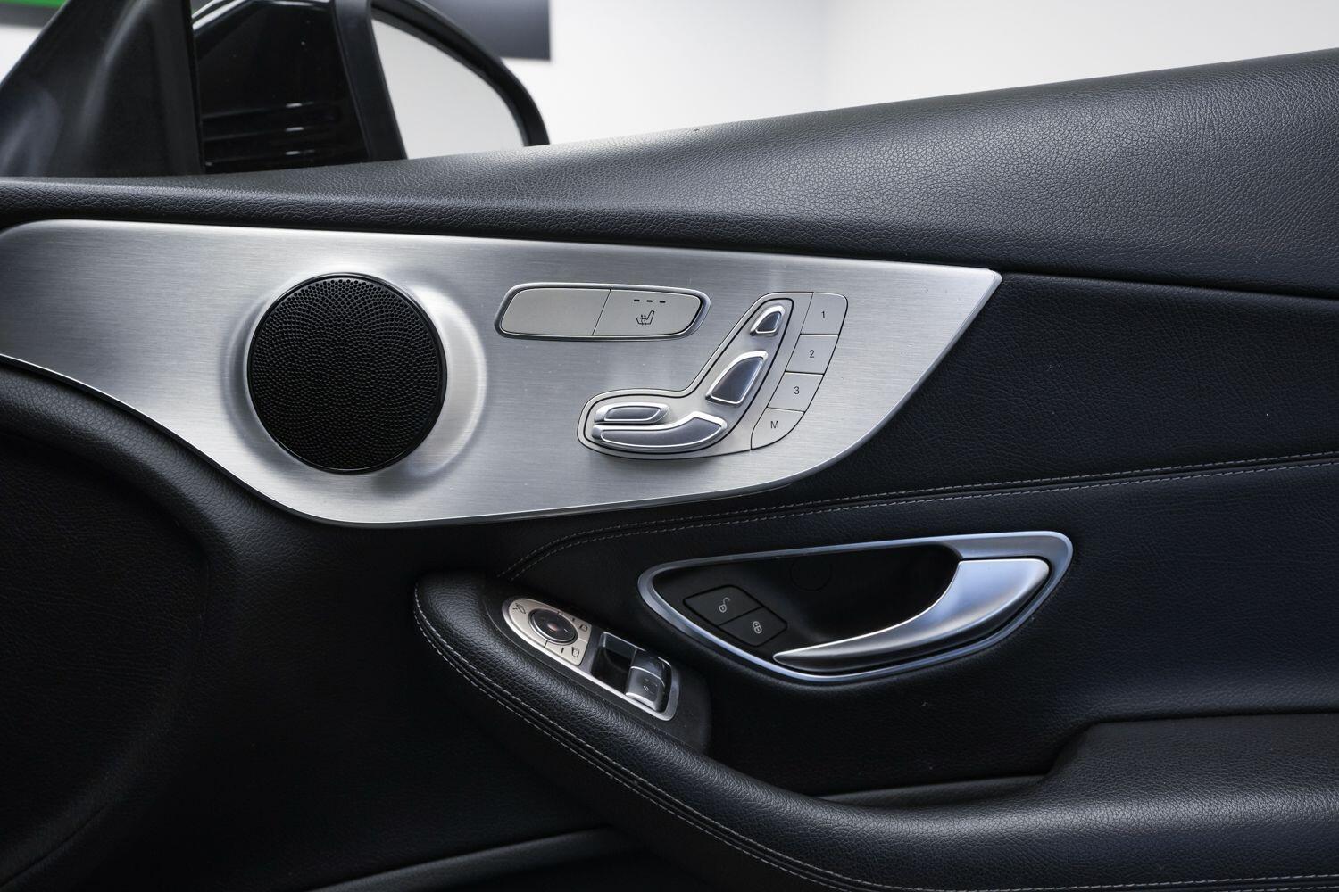 Mercedes-Benz C-Class view 12