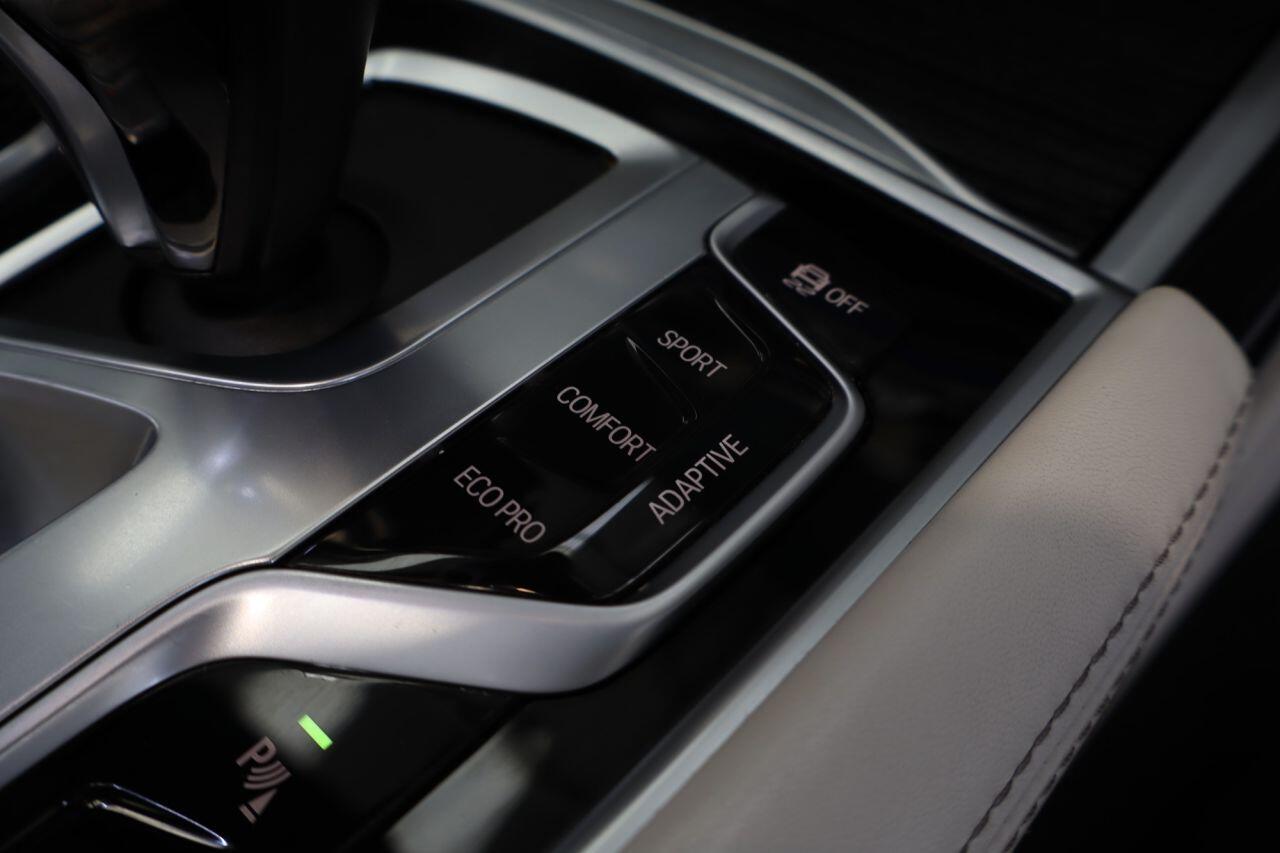 BMW 7 Series view 42