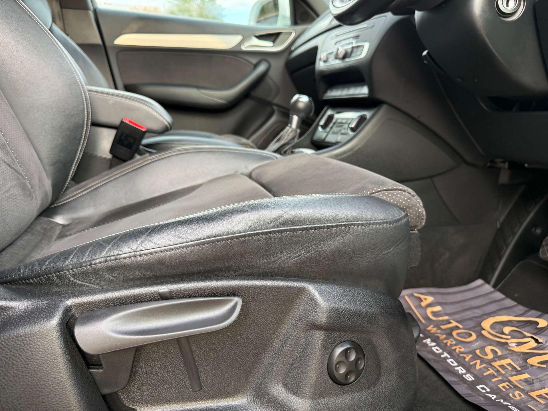 Audi Q3 view 44