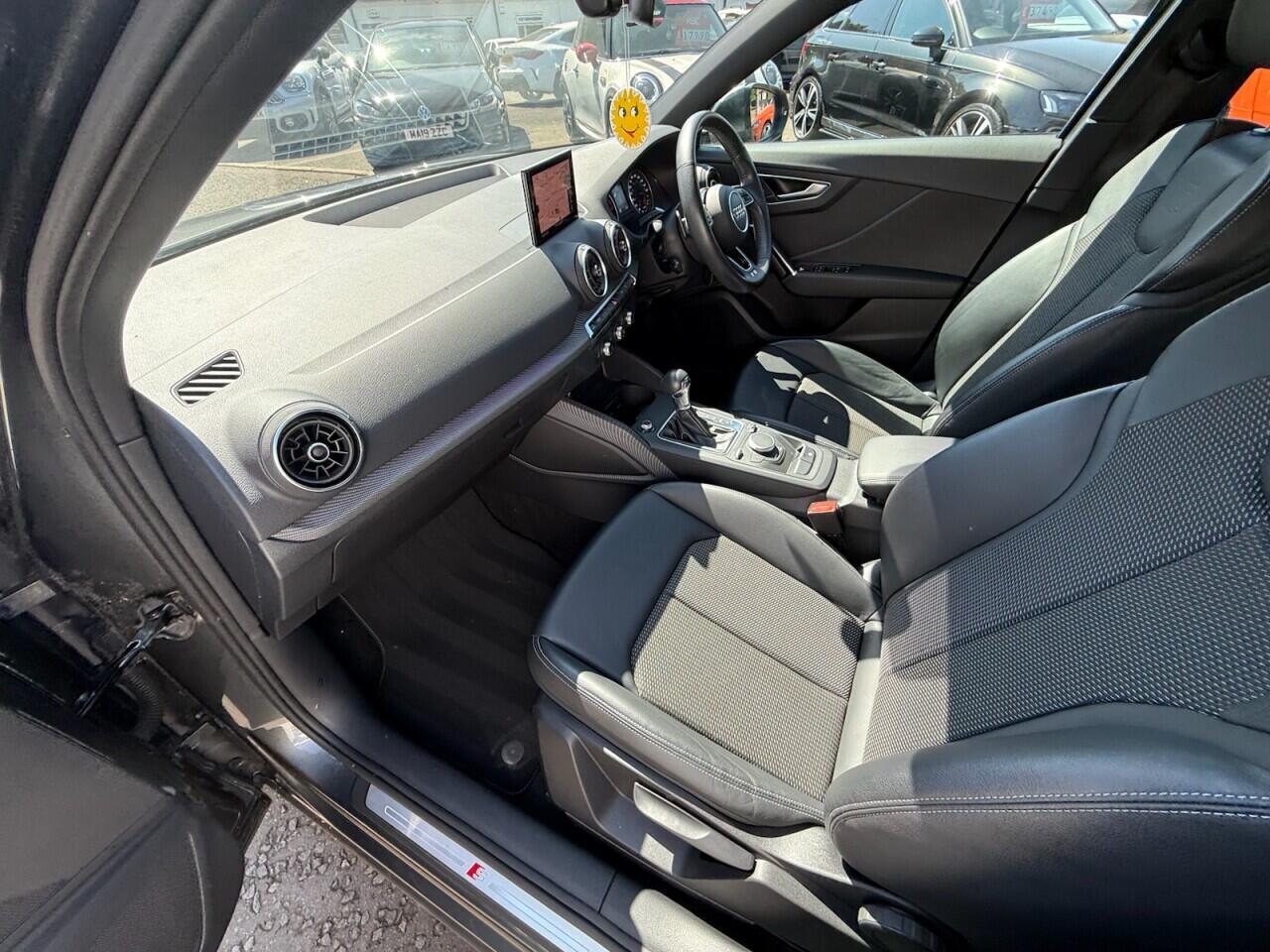 Audi Q2 view 25