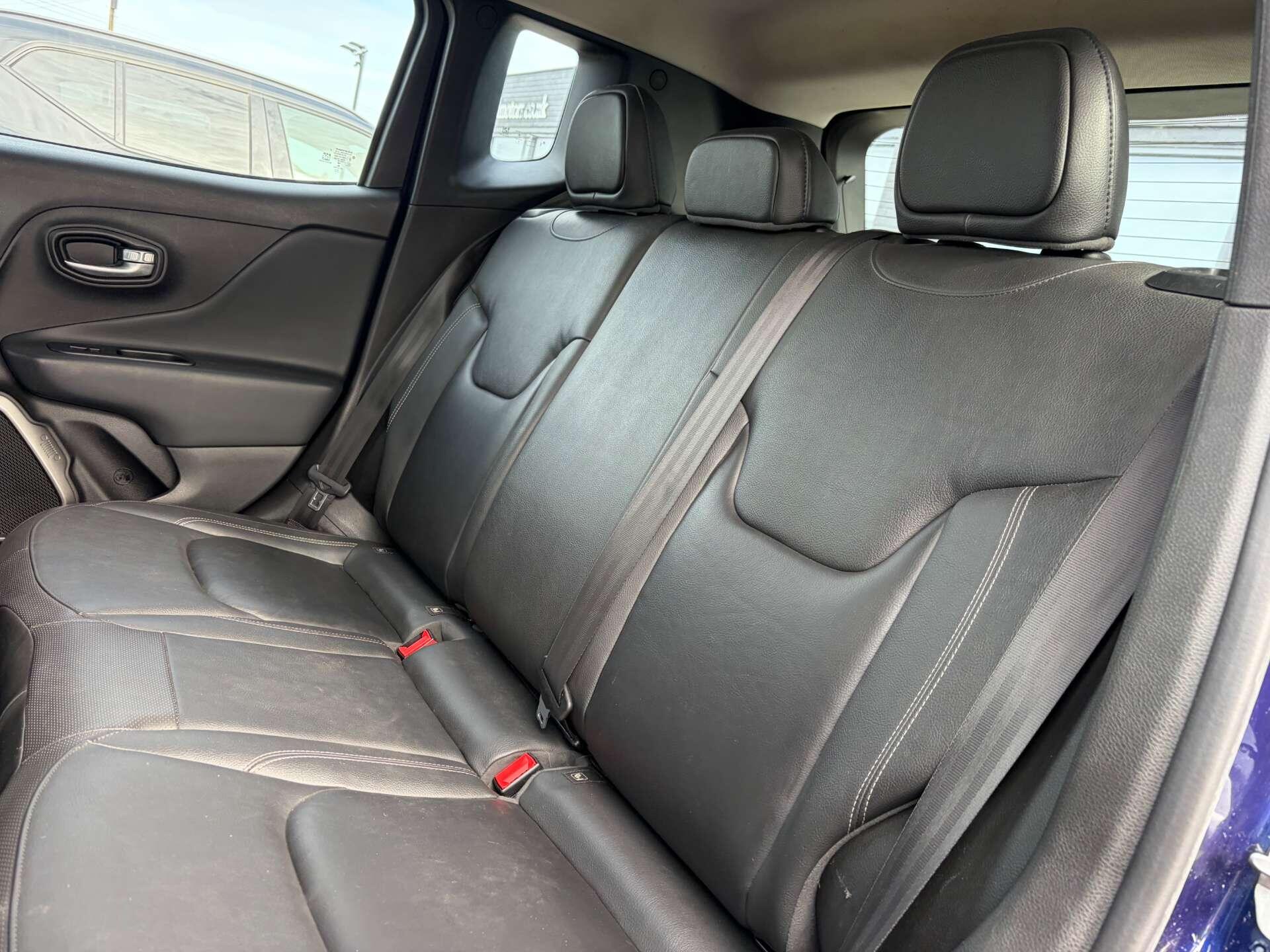 Jeep Renegade view 23
