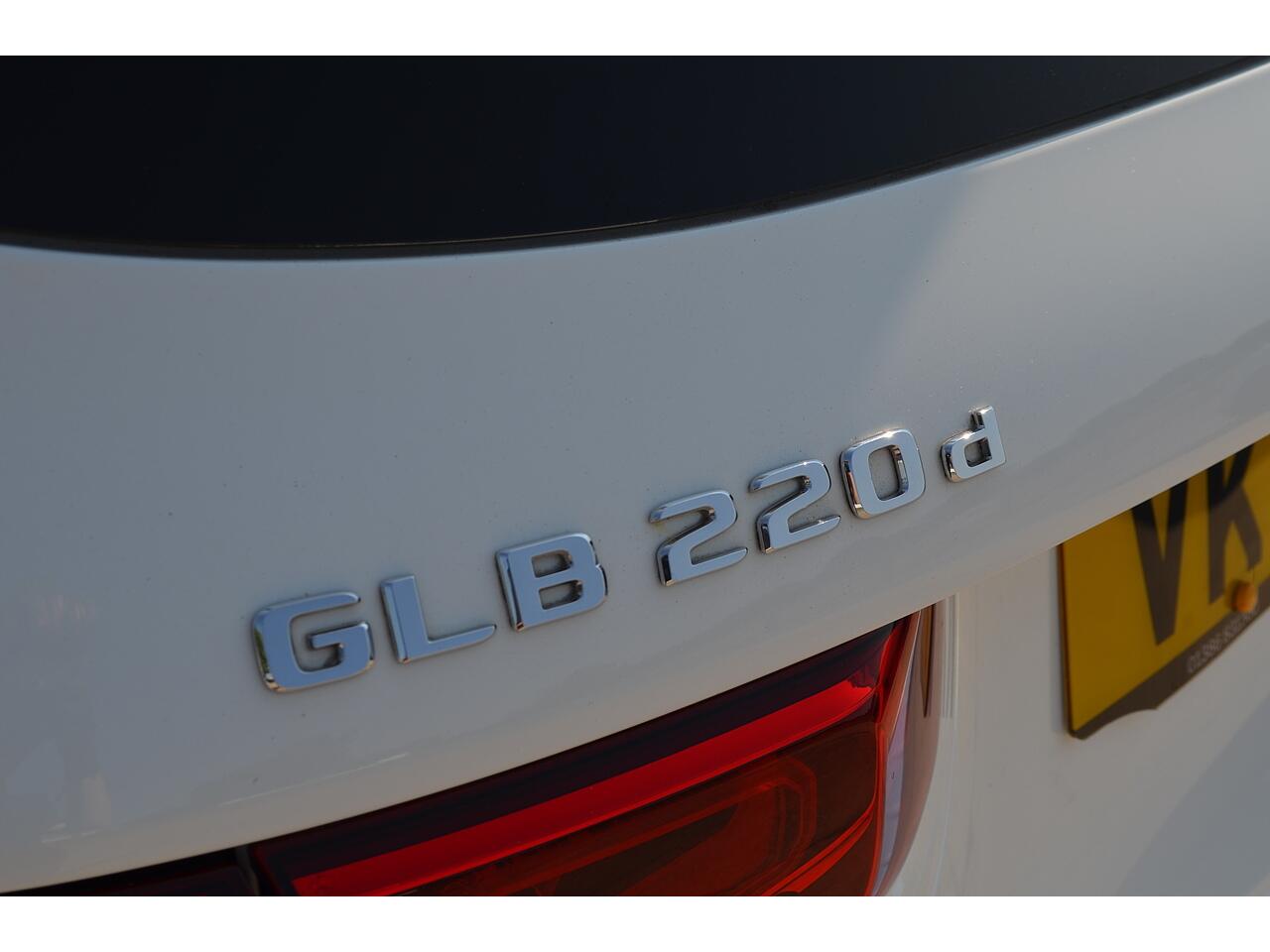 Mercedes-Benz GLB view 40