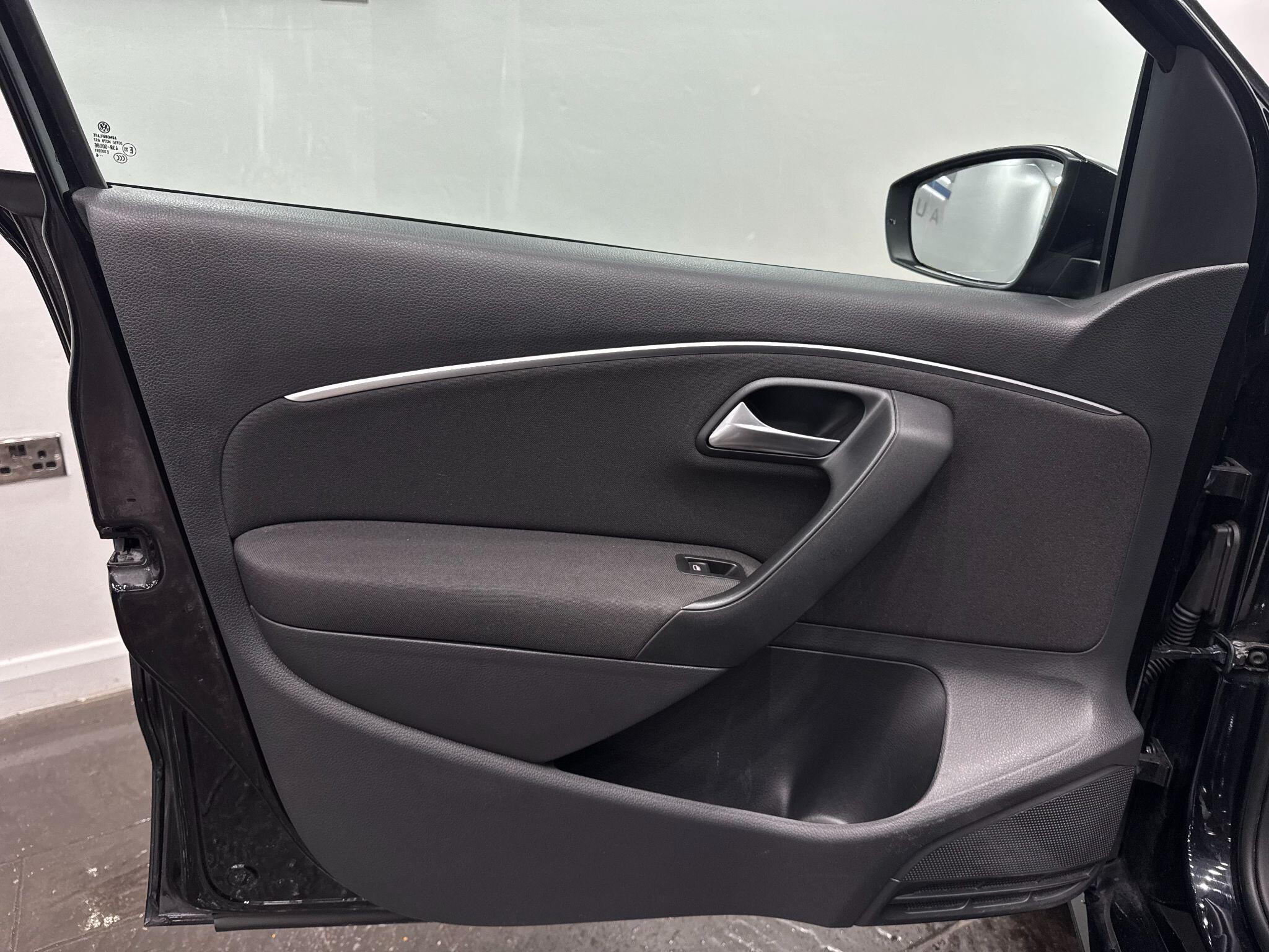 Volkswagen Polo view 48
