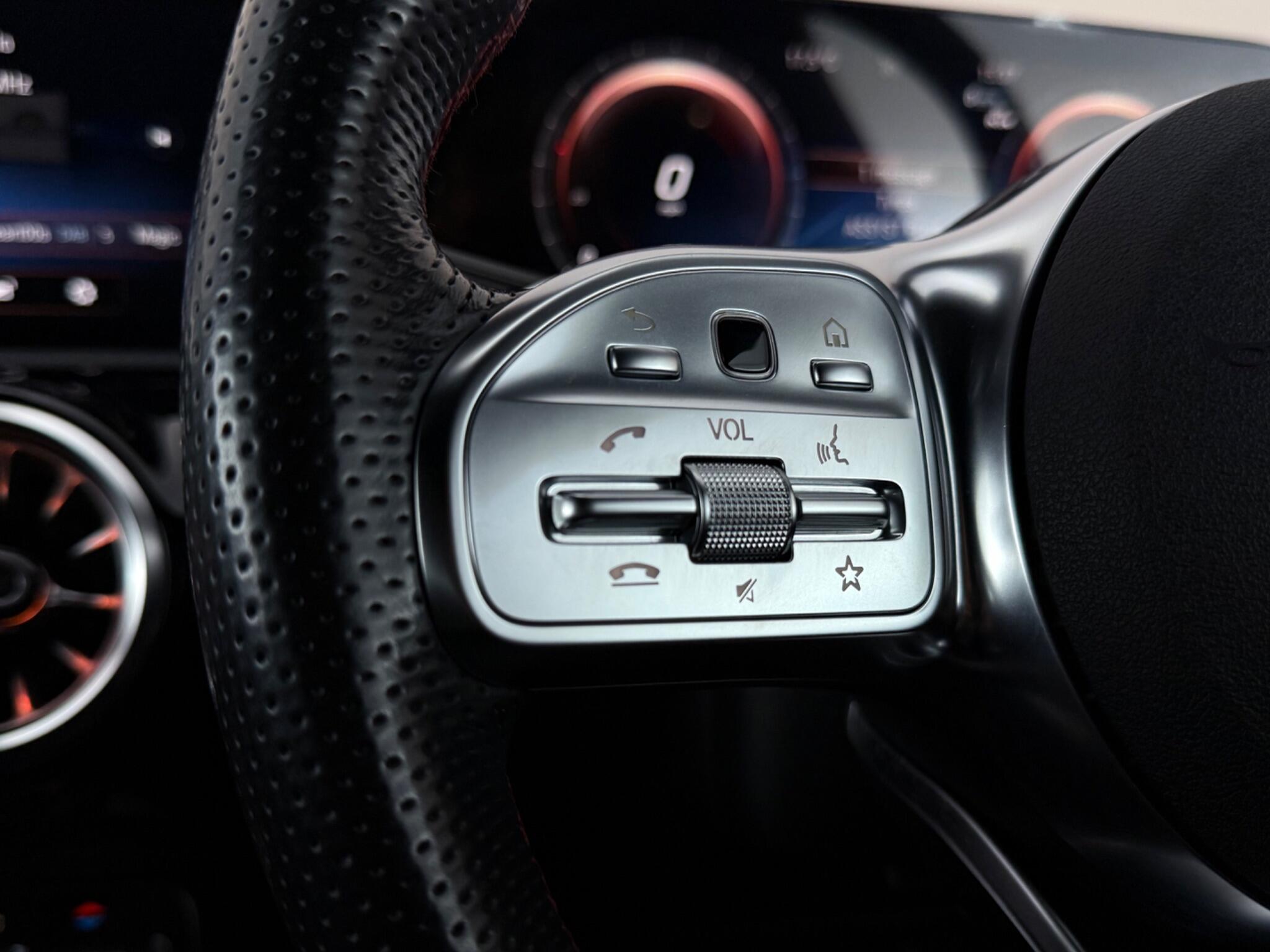 Mercedes-Benz Cla view 13