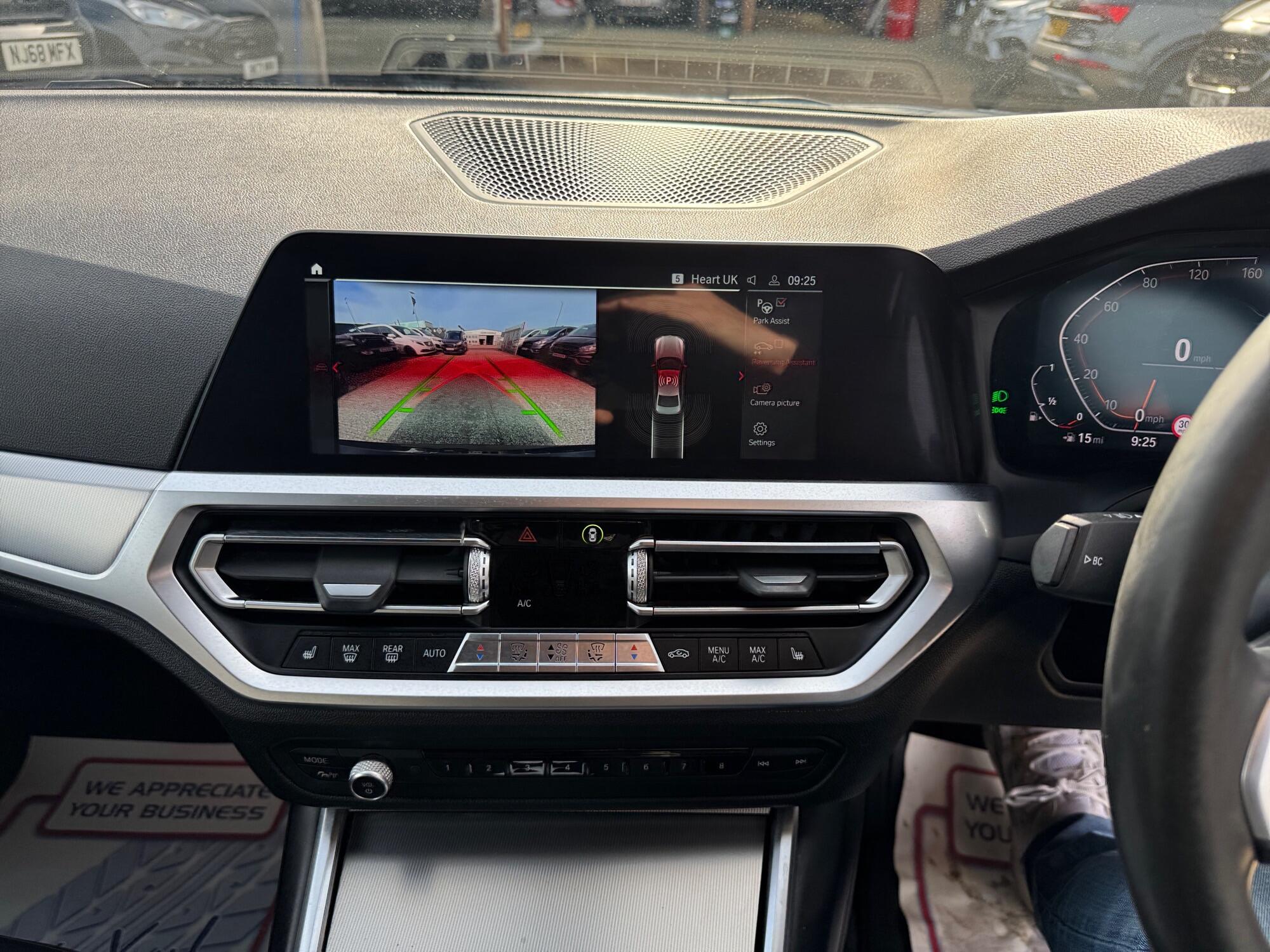 BMW 3 Series view 20