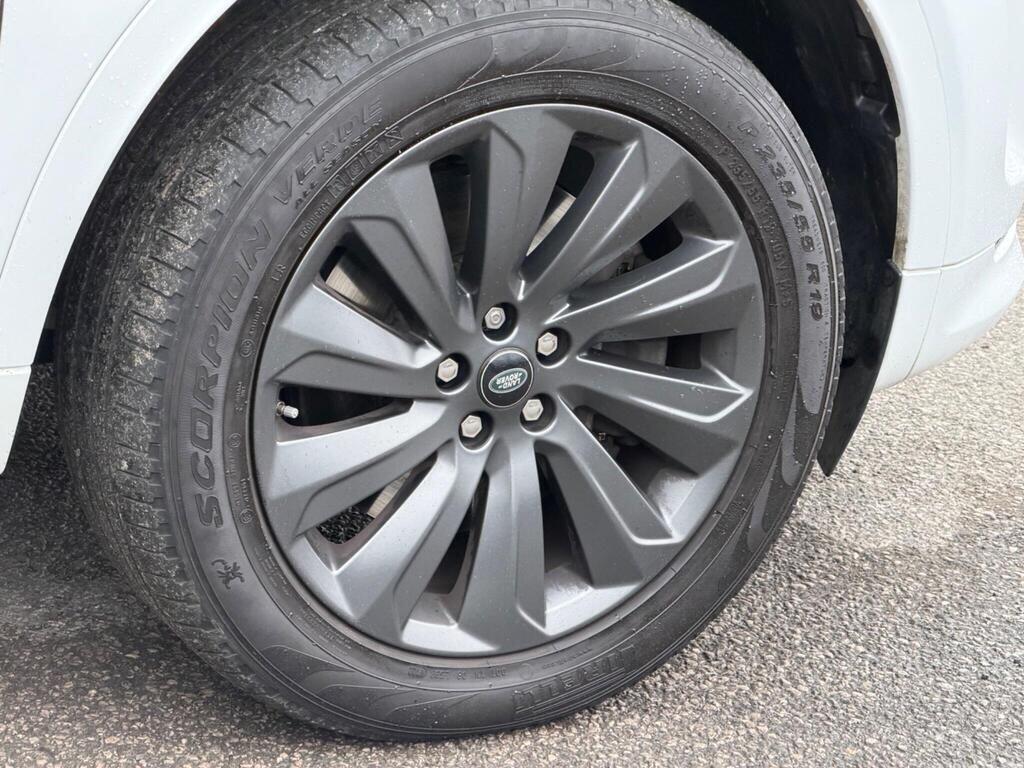 Land Rover Discovery Sport view 54