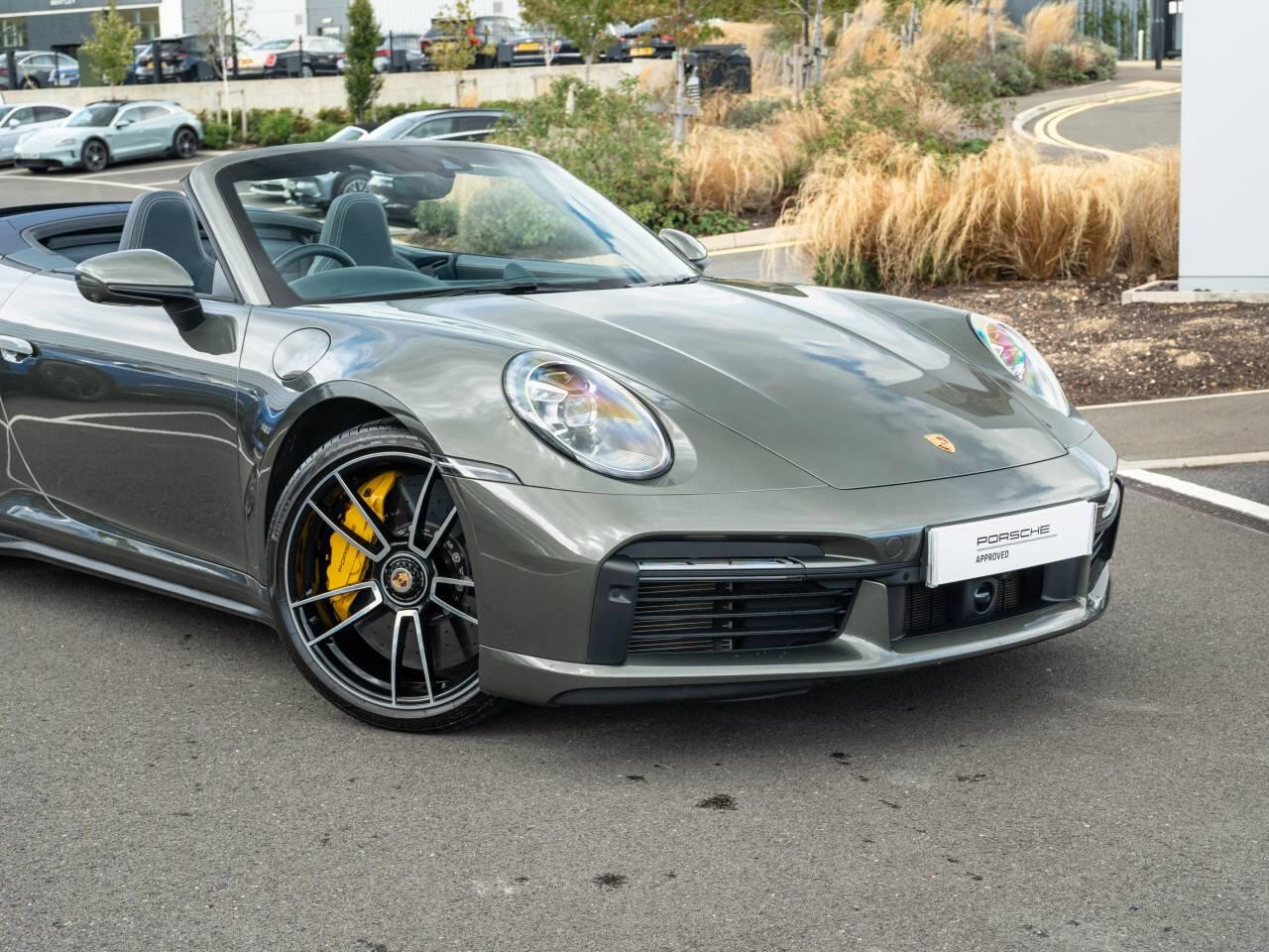Porsche 911 view 17