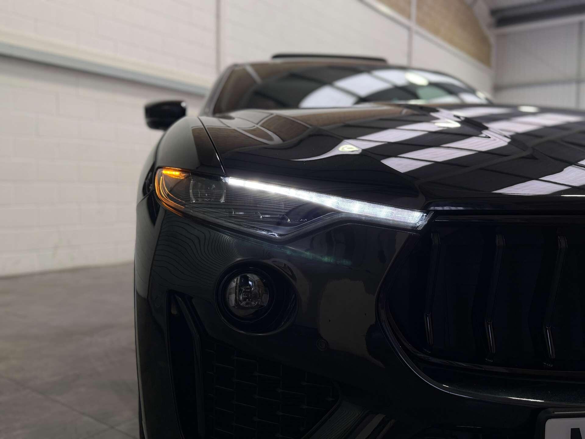 Maserati Levante view 10