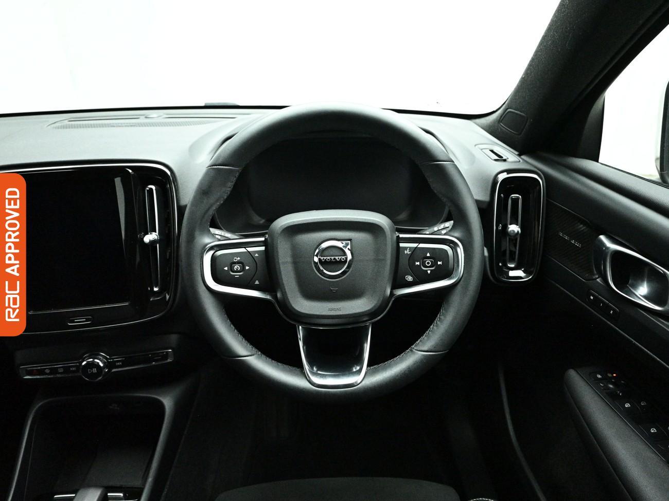 Volvo XC40 view 10
