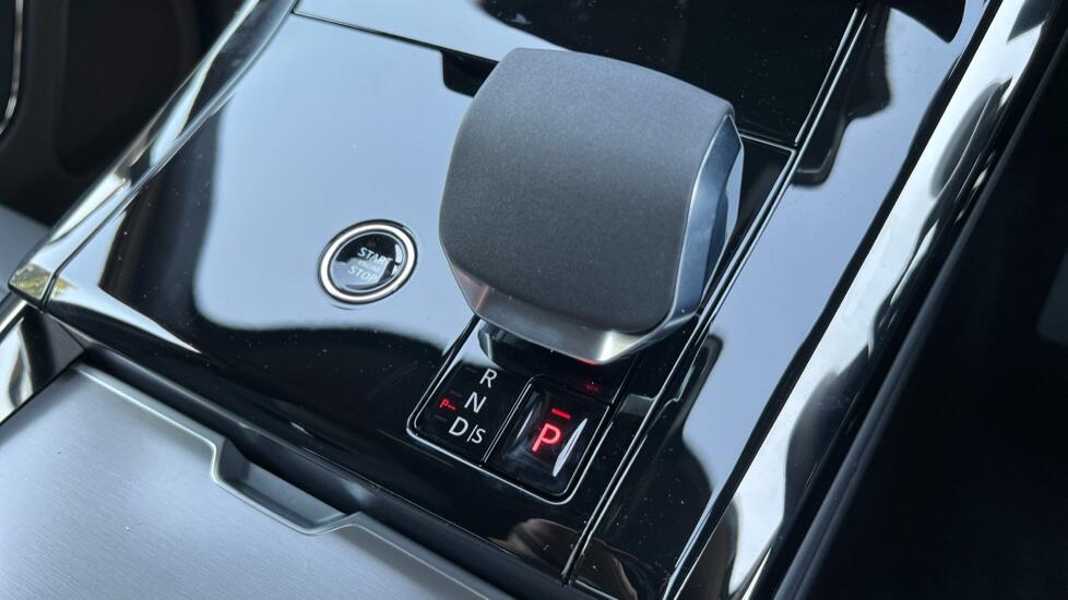 Land Rover Range Rover Sport view 13