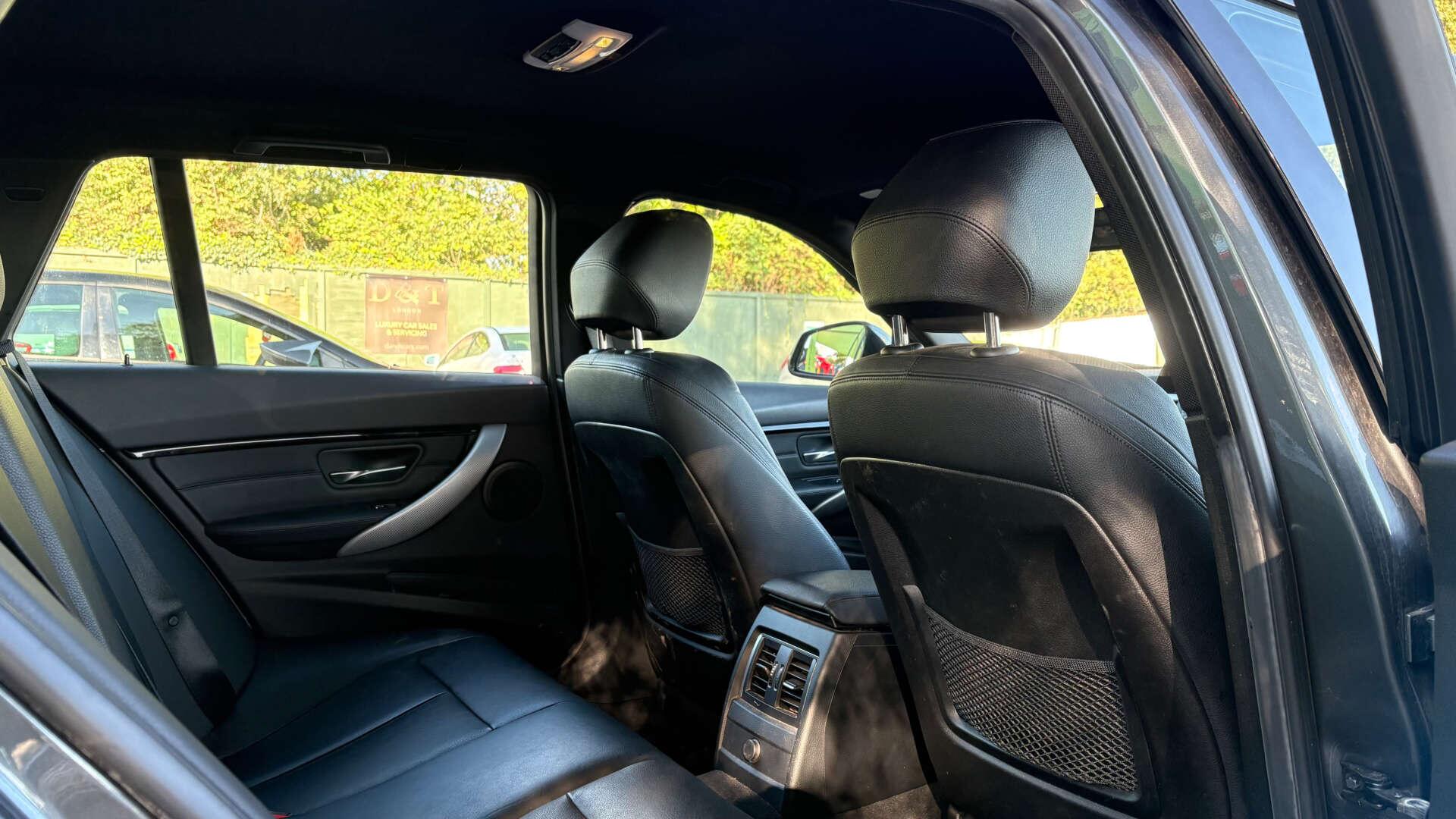 BMW 3 Series view 12
