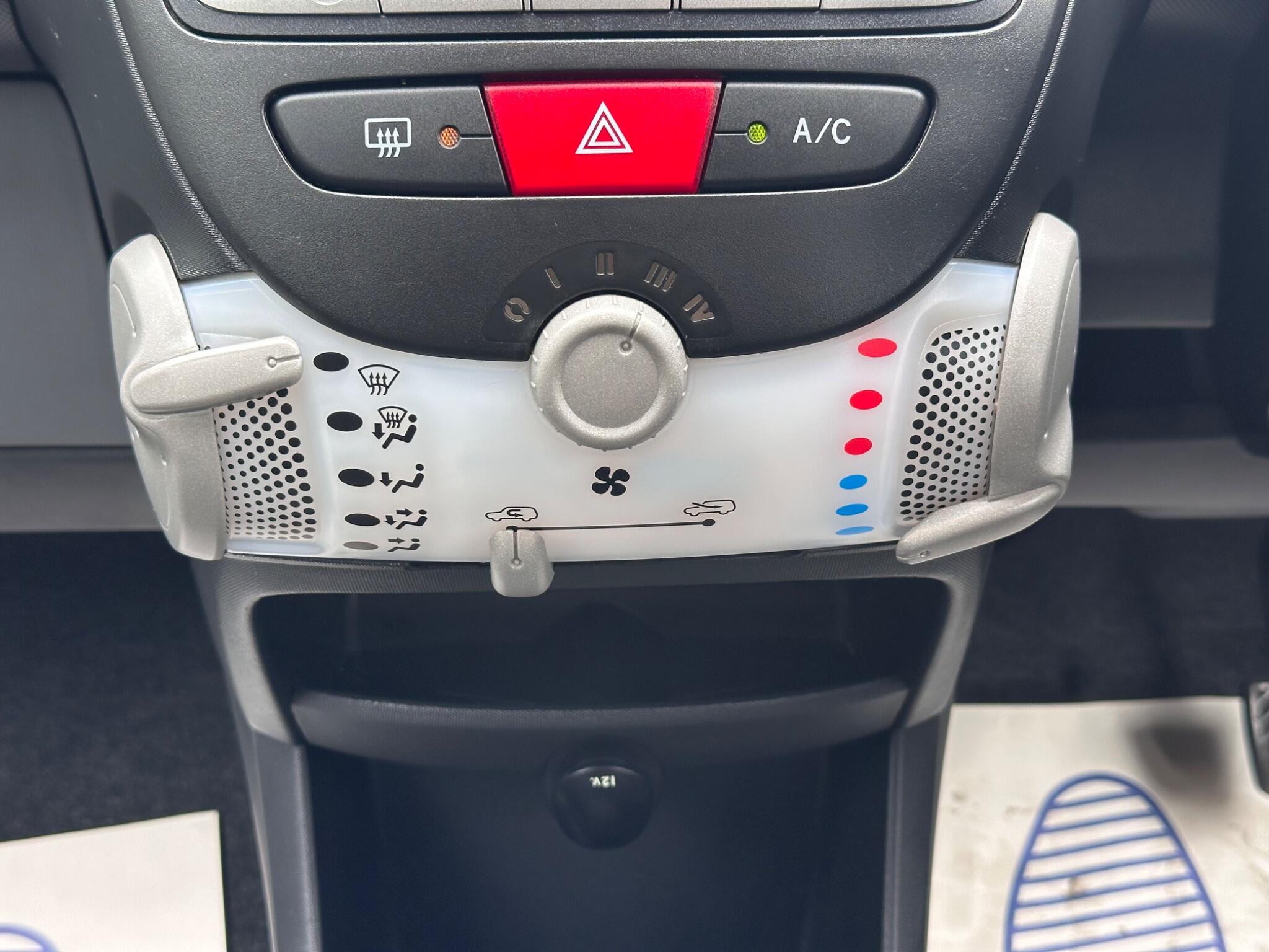 Toyota Aygo view 38
