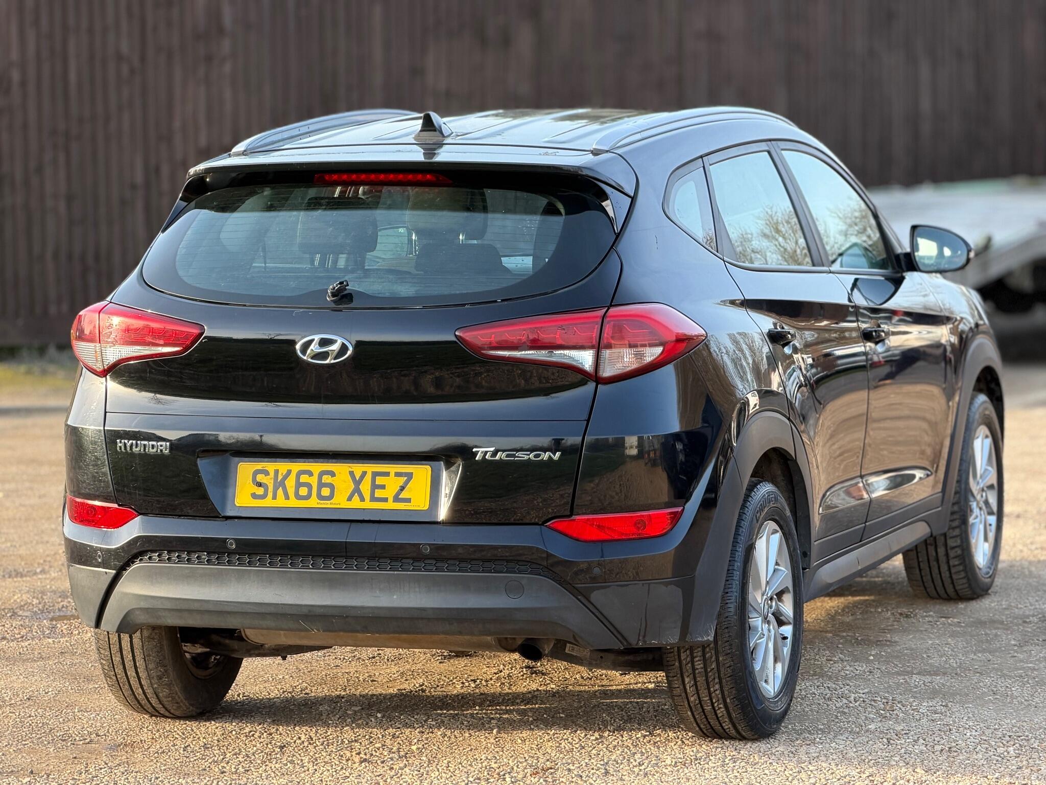 2016 Hyundai TUCSON 1.6 GDi Blue Drive SE Euro 6 (s/s) 5dr image 11