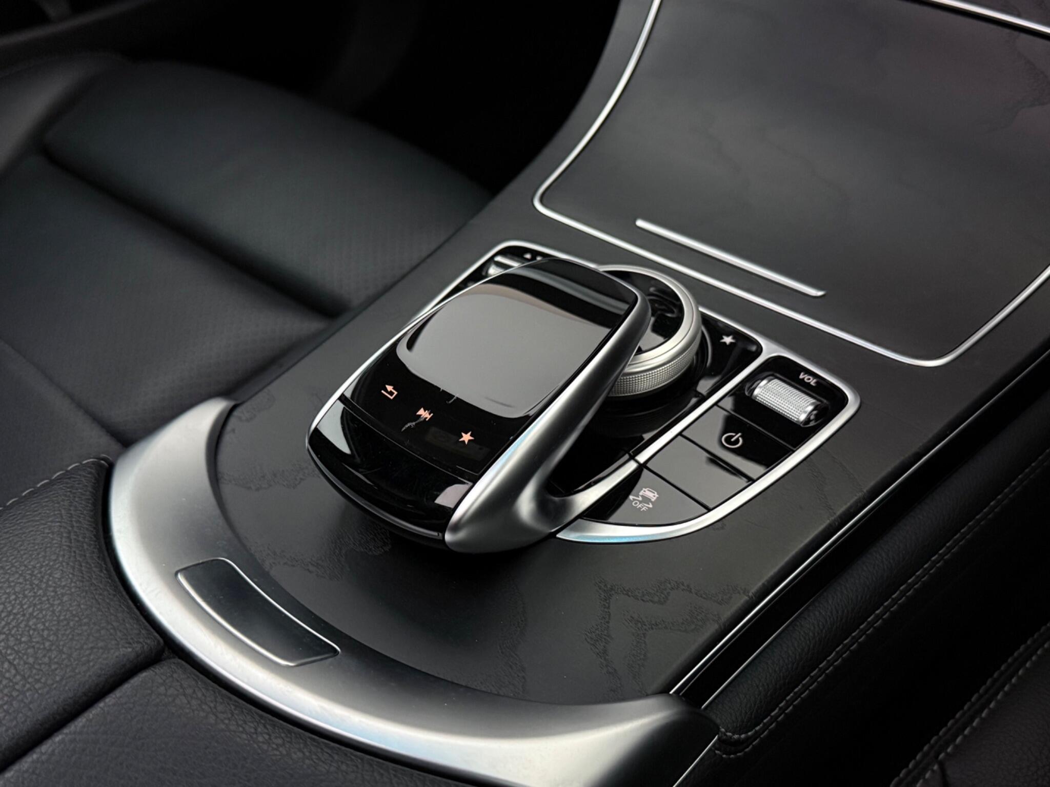 Mercedes-Benz GLC view 21