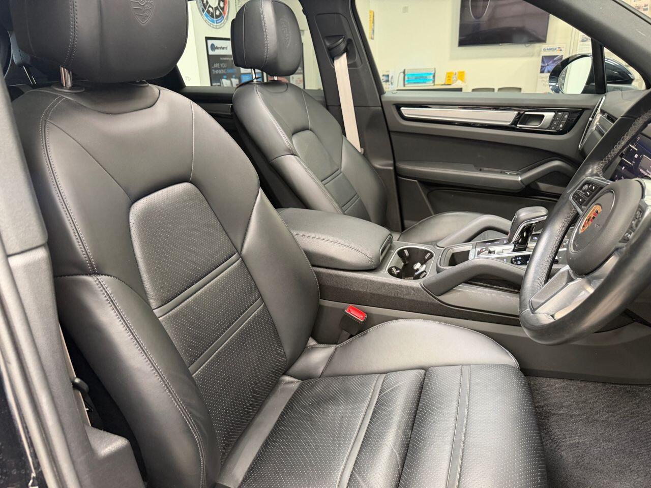 Porsche Cayenne view 33