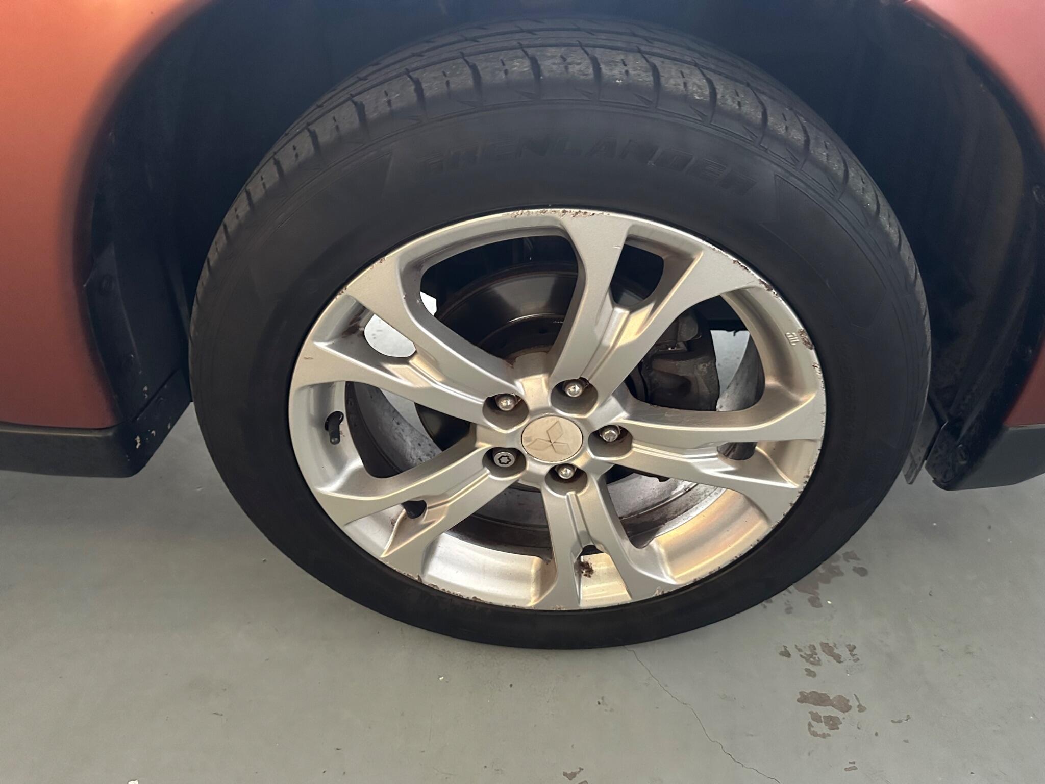 Mitsubishi Outlander view 48