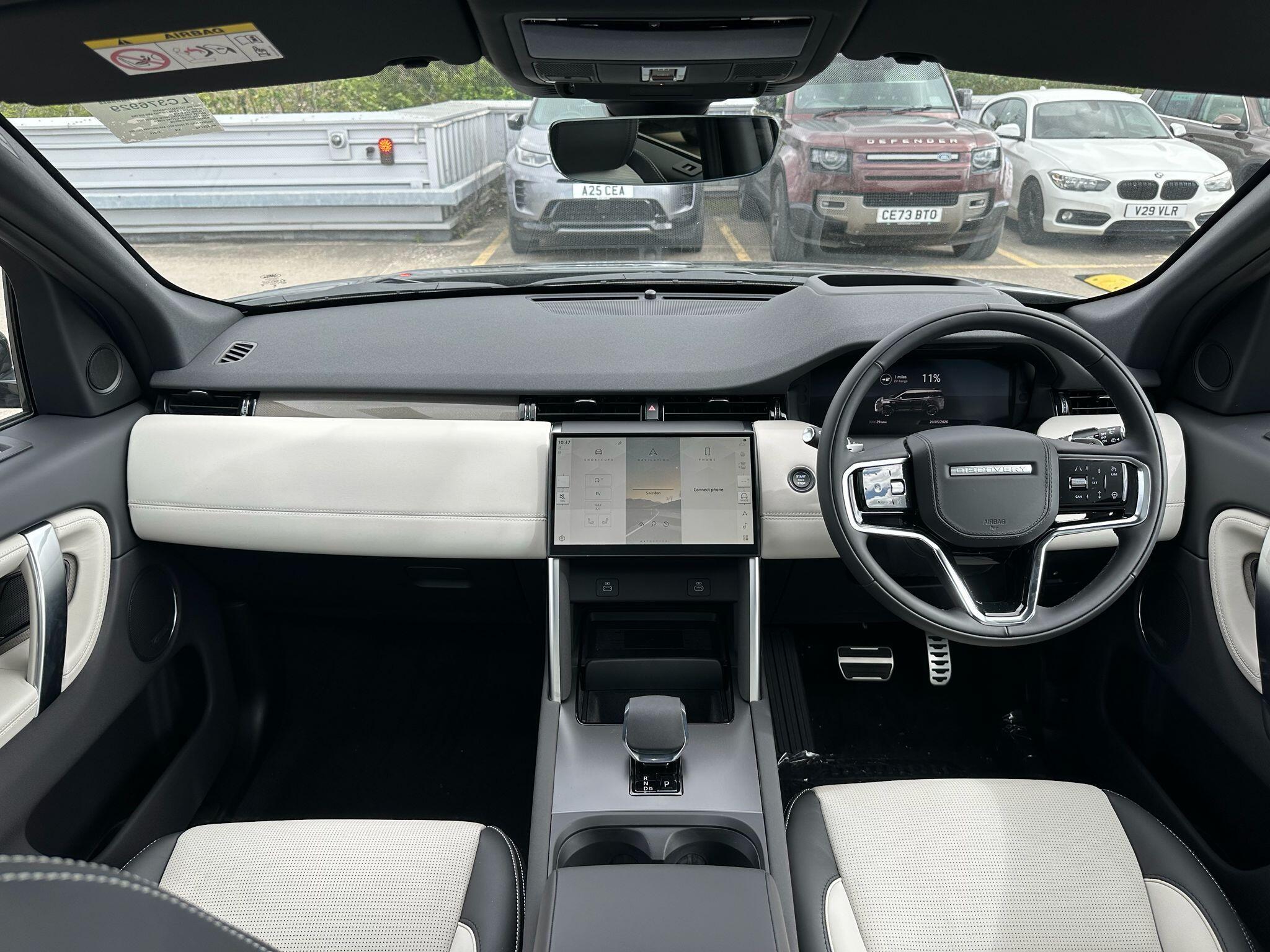 Land Rover Discovery Sport view 23