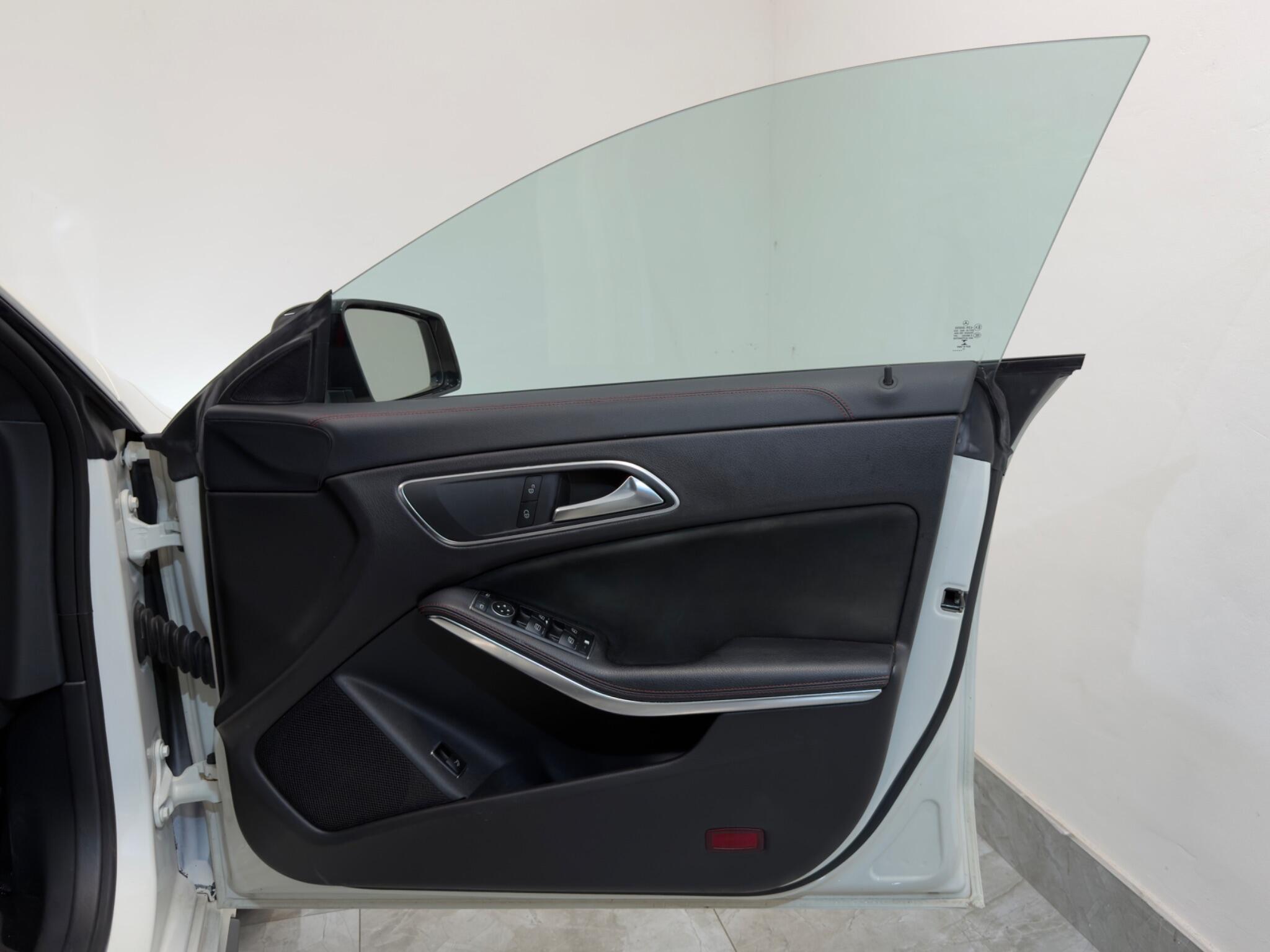 Mercedes-Benz Cla view 38