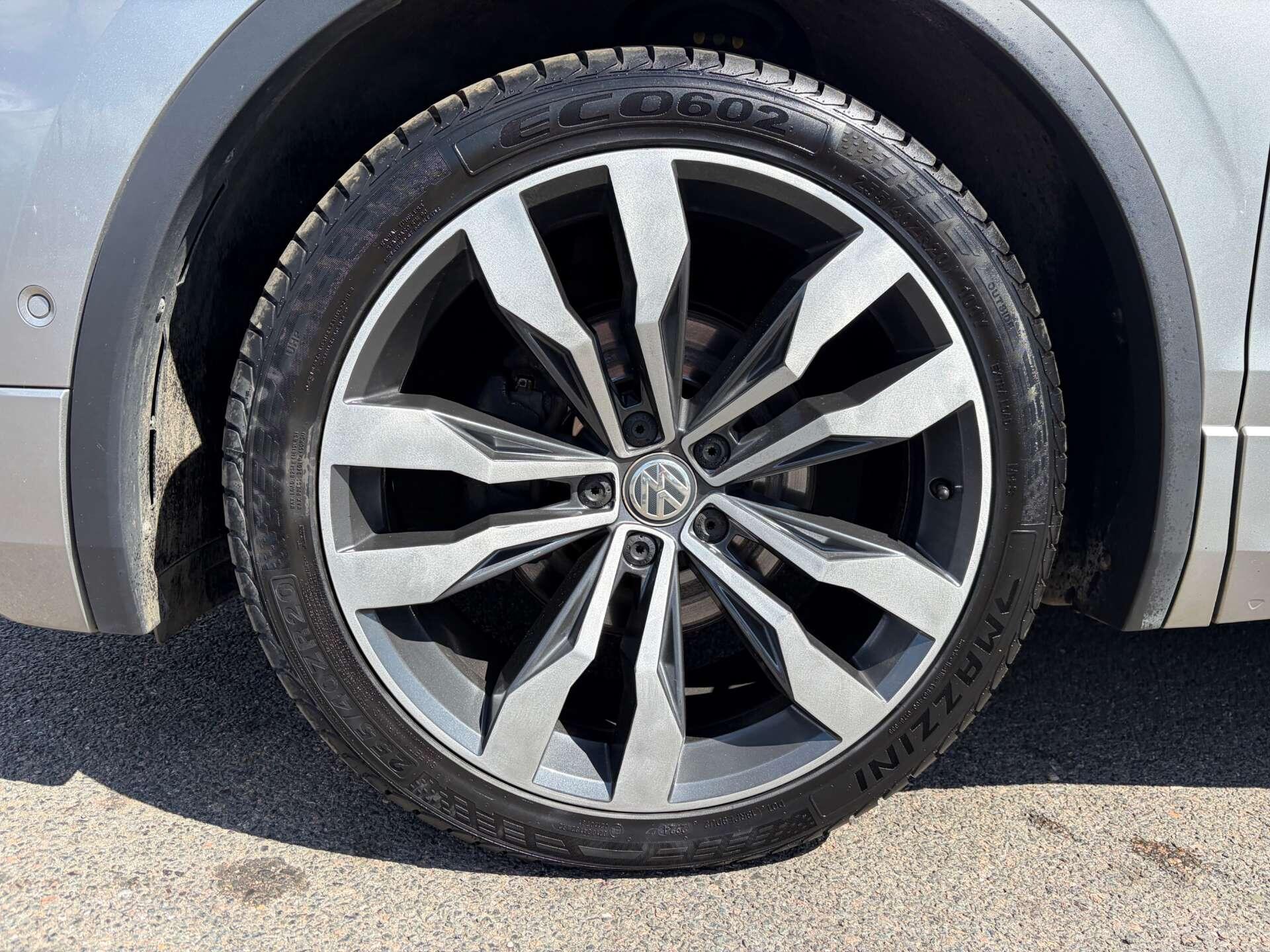 Volkswagen Tiguan view 10