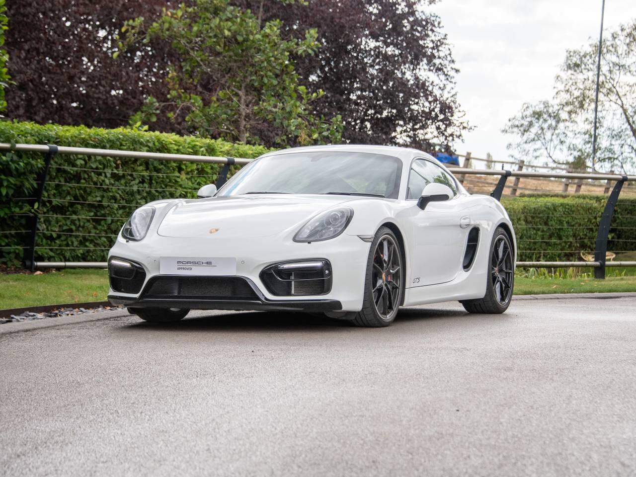 Porsche Cayman view 52