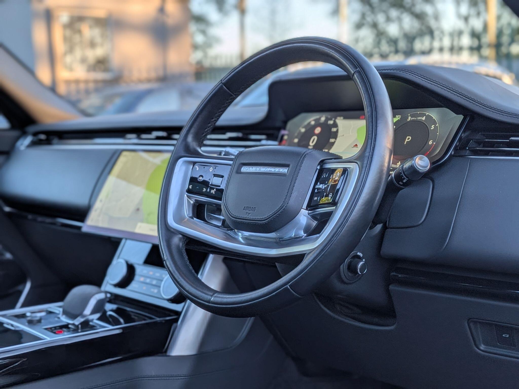 Land Rover Range Rover view 3