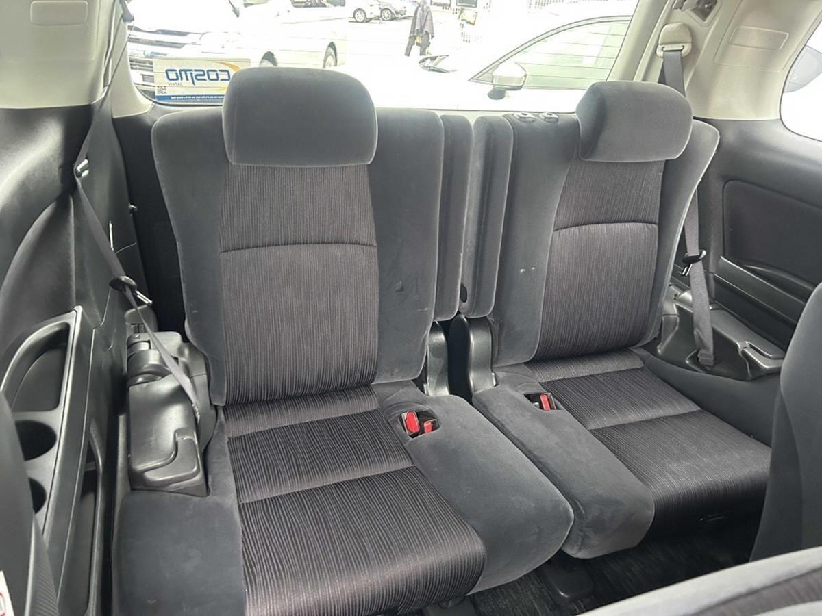 Toyota Vellfire view 13