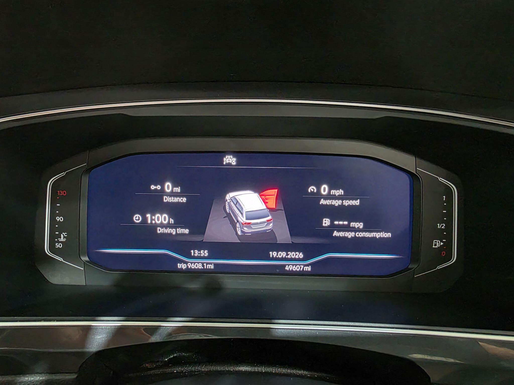 Volkswagen Tiguan Allspace view 13