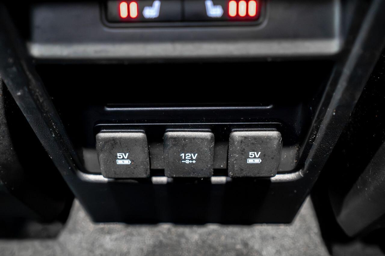 Land Rover Discovery Sport view 43