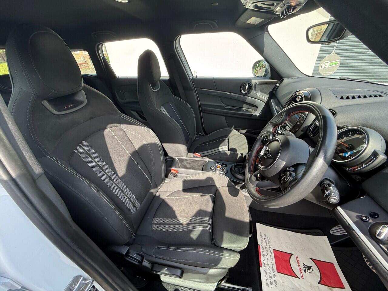 MINI Countryman view 11