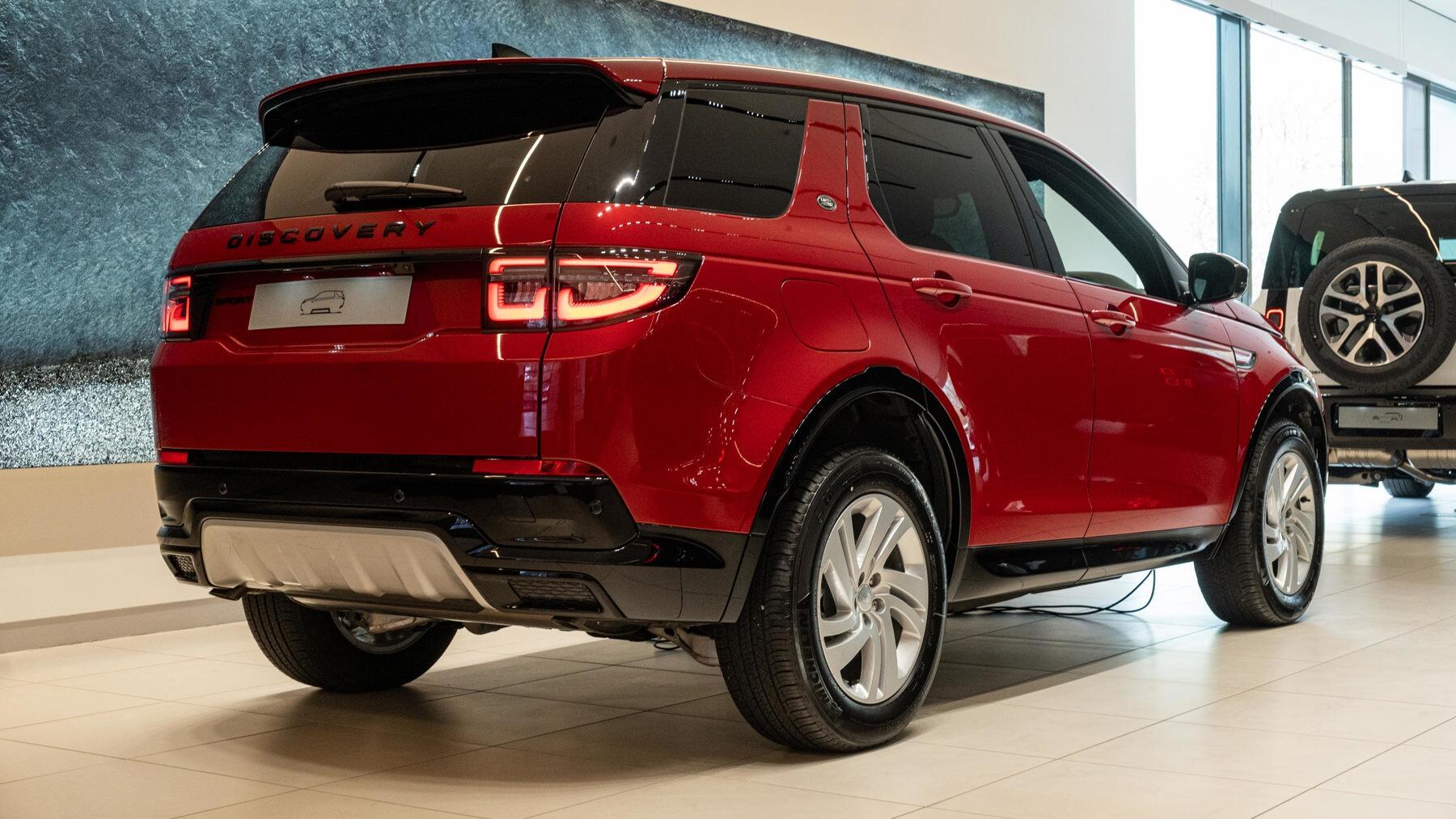 Land Rover Discovery Sport view 8