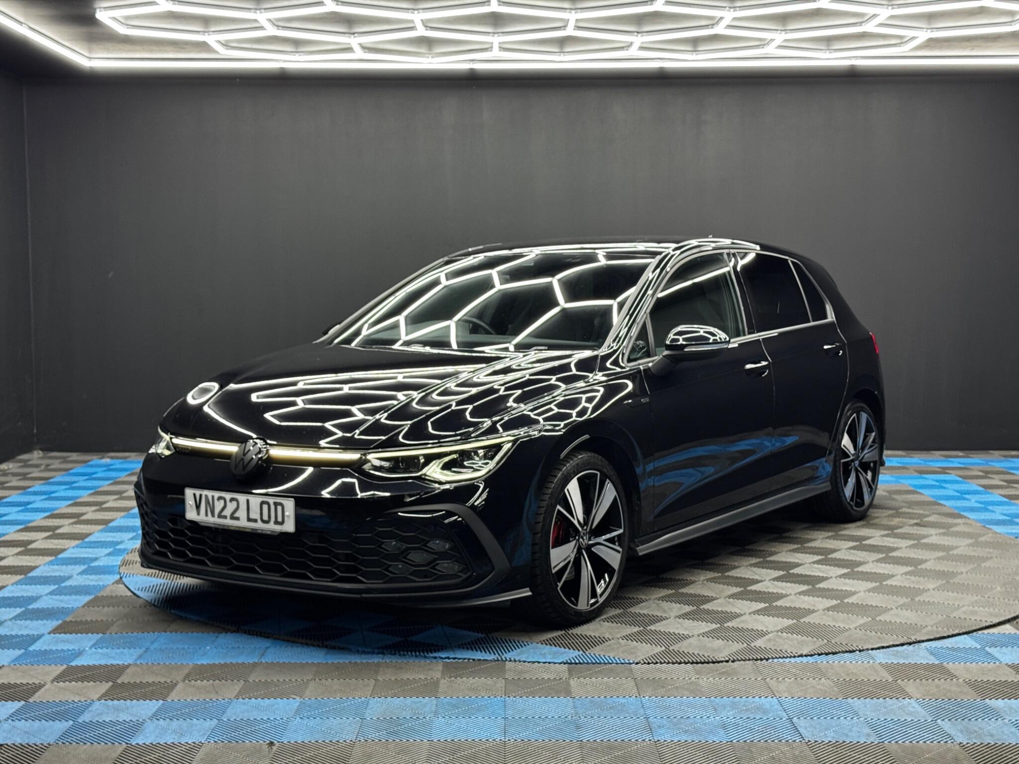 Volkswagen Golf view 3