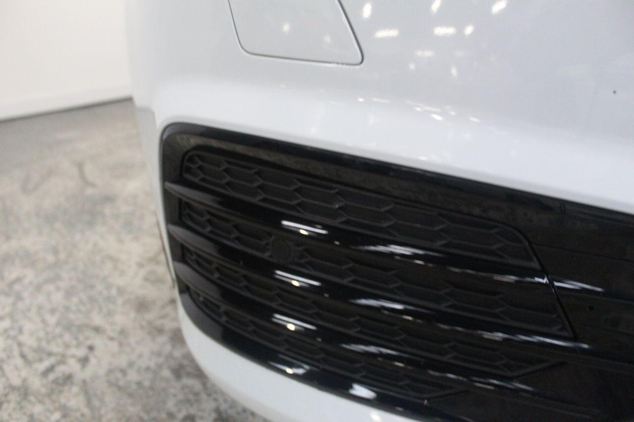 Audi Q3 view 20