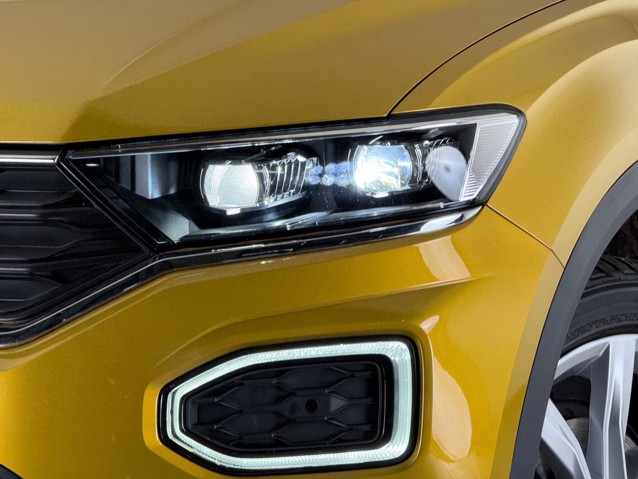 Volkswagen T-Roc view 7