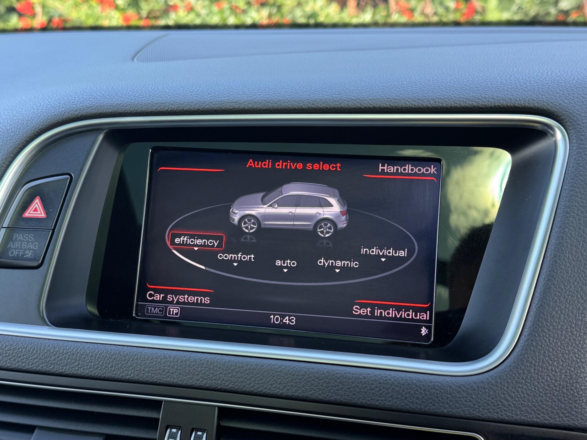 Audi SQ5 view 42