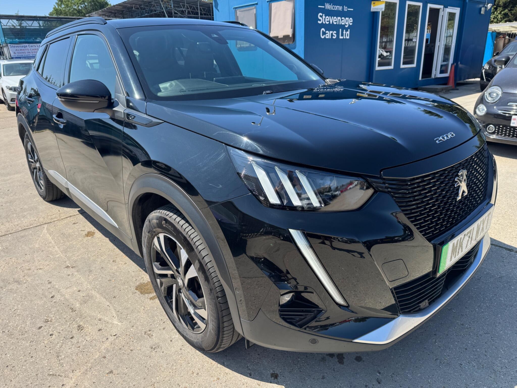 Peugeot E-2008 view 4
