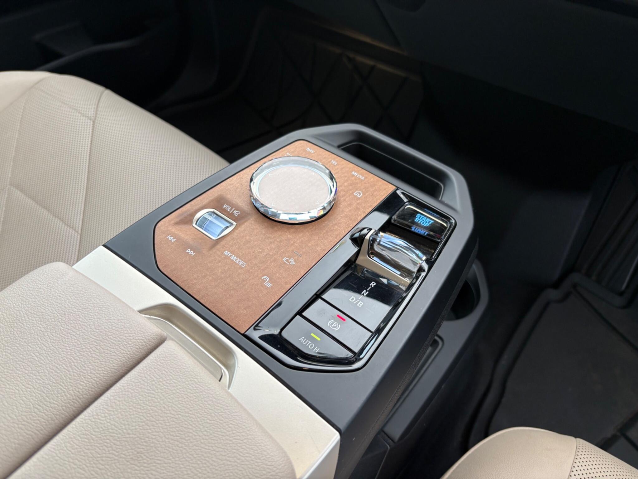 BMW Ix view 11