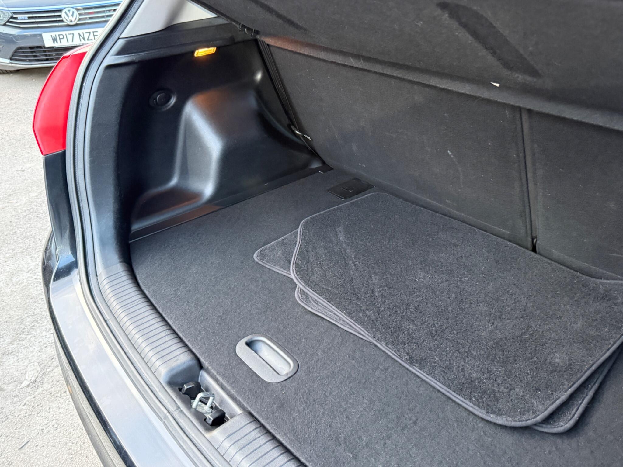Kia Venga - Image 40