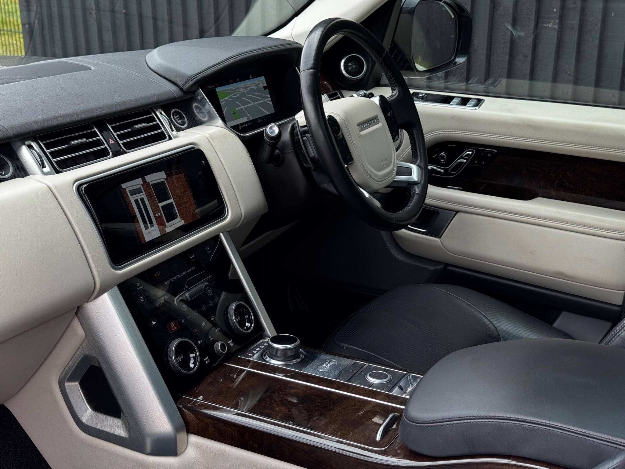 Land Rover Range Rover view 18