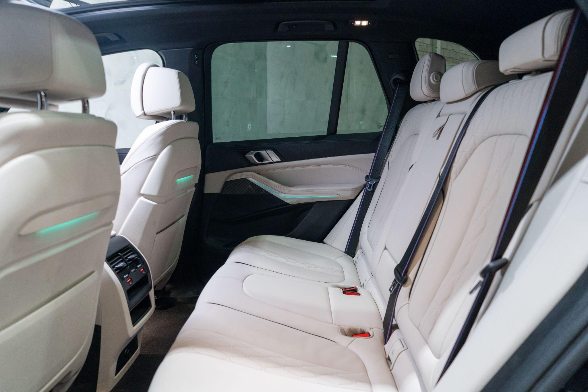 BMW X5 view 16