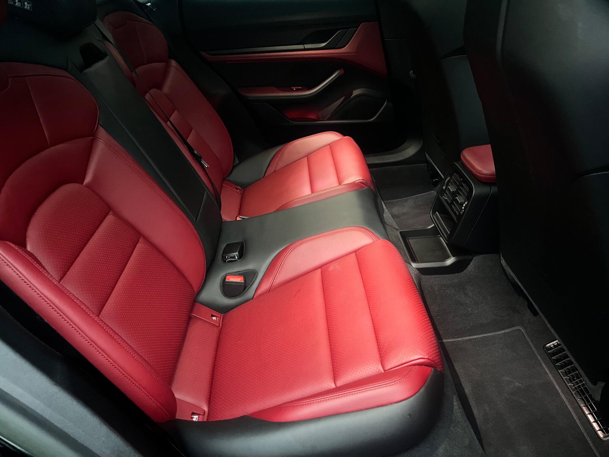 Porsche Taycan view 31