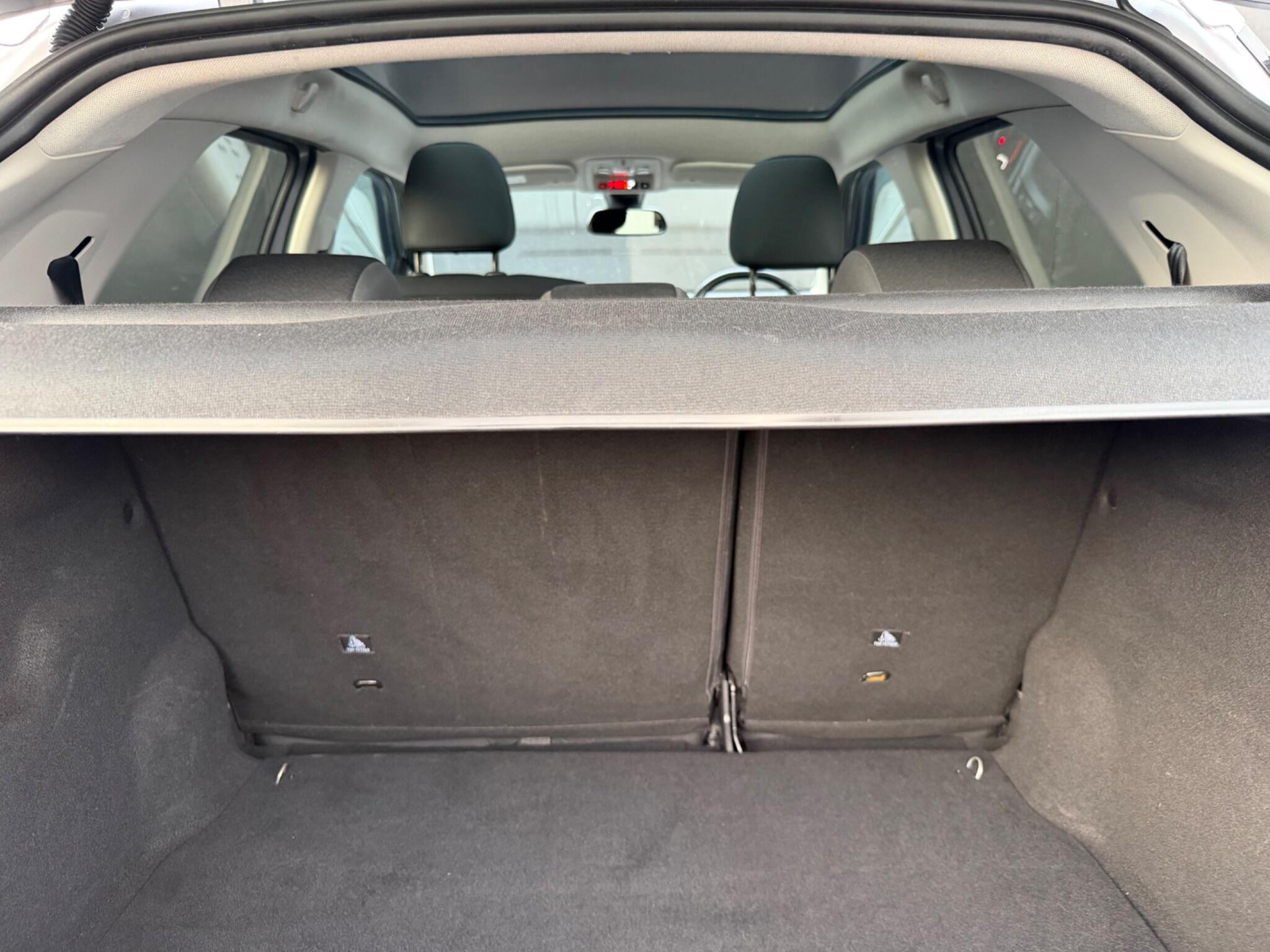 Citroen C4 Cactus view 9