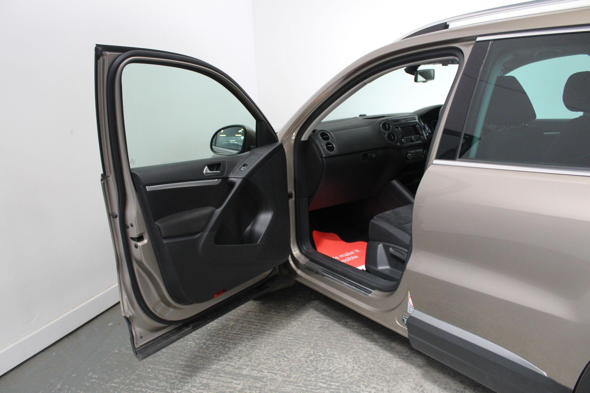 Volkswagen Tiguan view 27