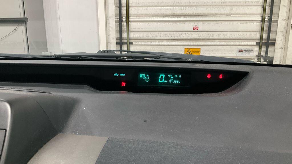 Toyota Prius view 12
