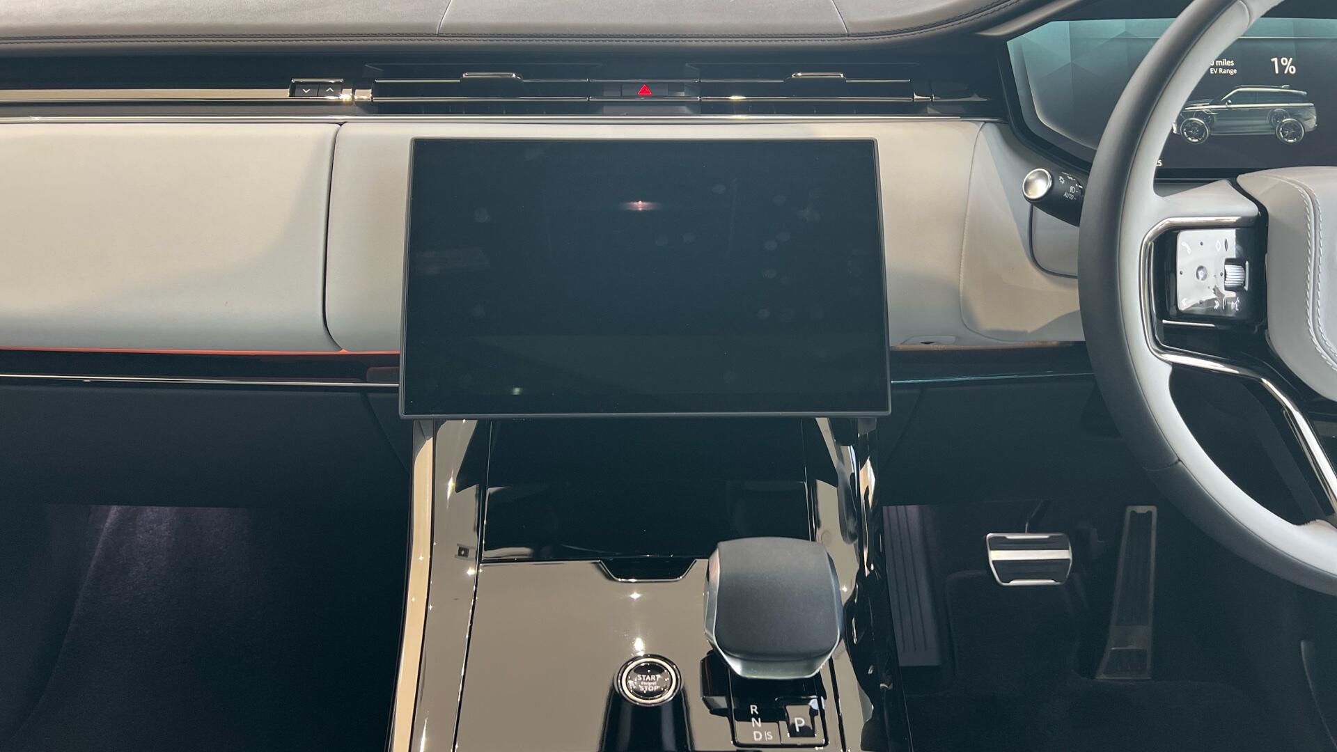 Land Rover Range Rover Sport view 12