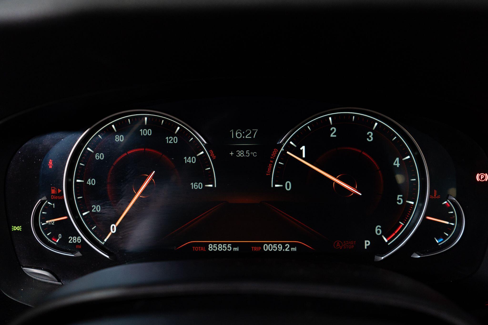BMW 5 Series view 28