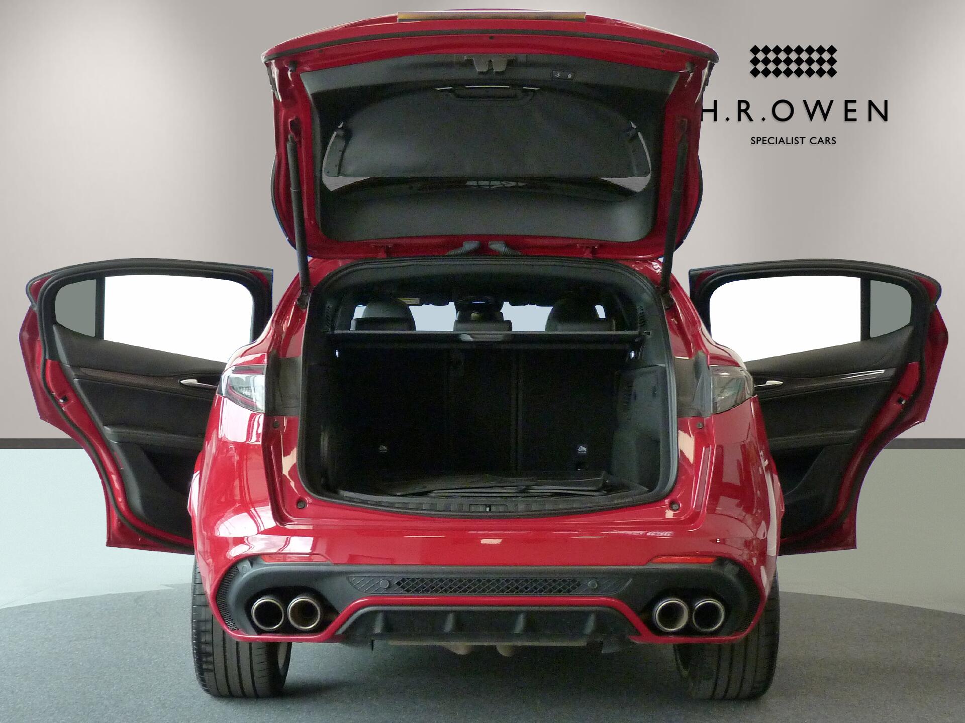 Alfa Romeo Stelvio view 13