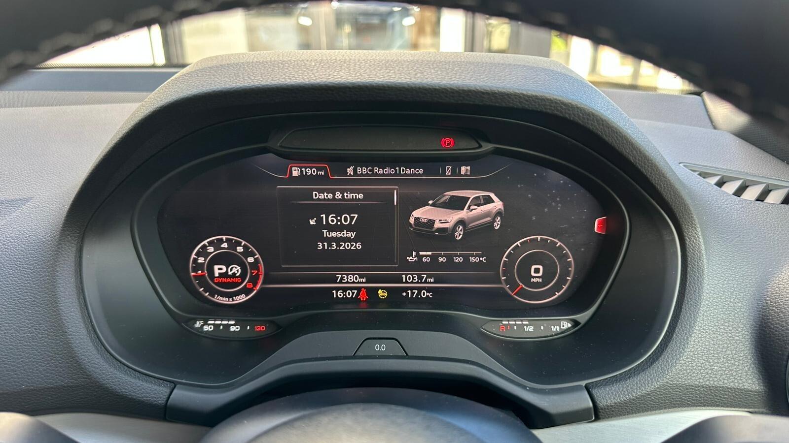 Audi Q2 view 27
